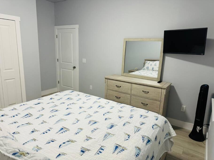 Villa Brand New Tampa Oasis With Private Jacuzzi Retreat Lutz Exterior foto